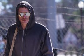 Escena de Manhunt: Unabomber protagonizada por Sam Worthington y Paul Bettany